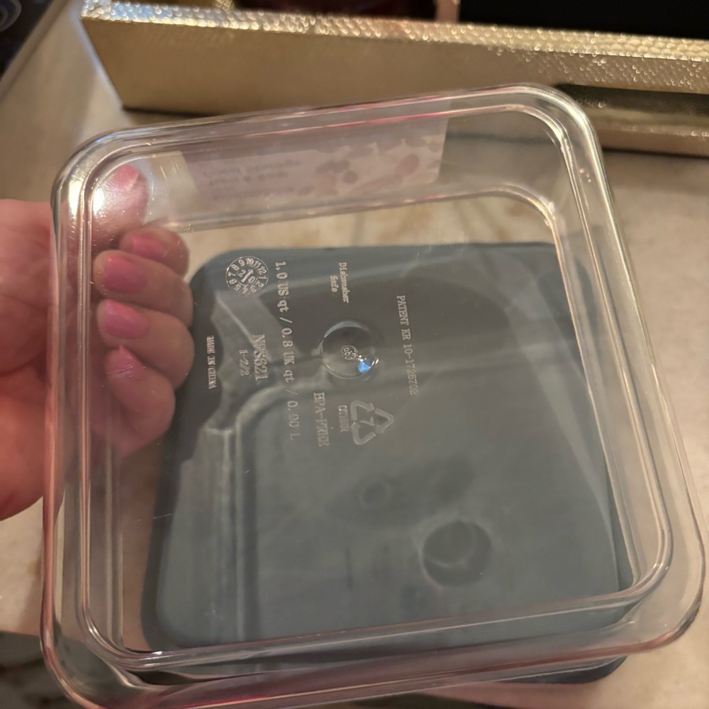 ❗️The Container Store Turn & Seal Airtight Food Storage Gray and Clear 30 oz - Picture 6 of 9